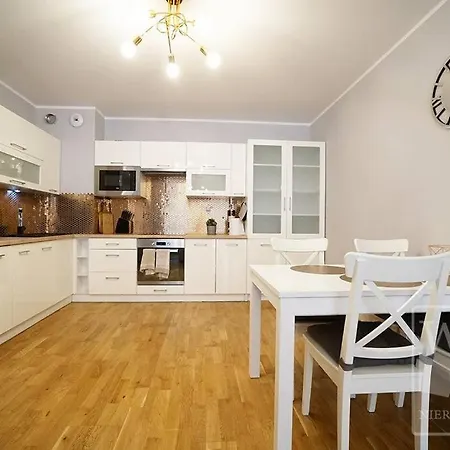 - Old Town - 3 - Garaz - Winda Wrocław